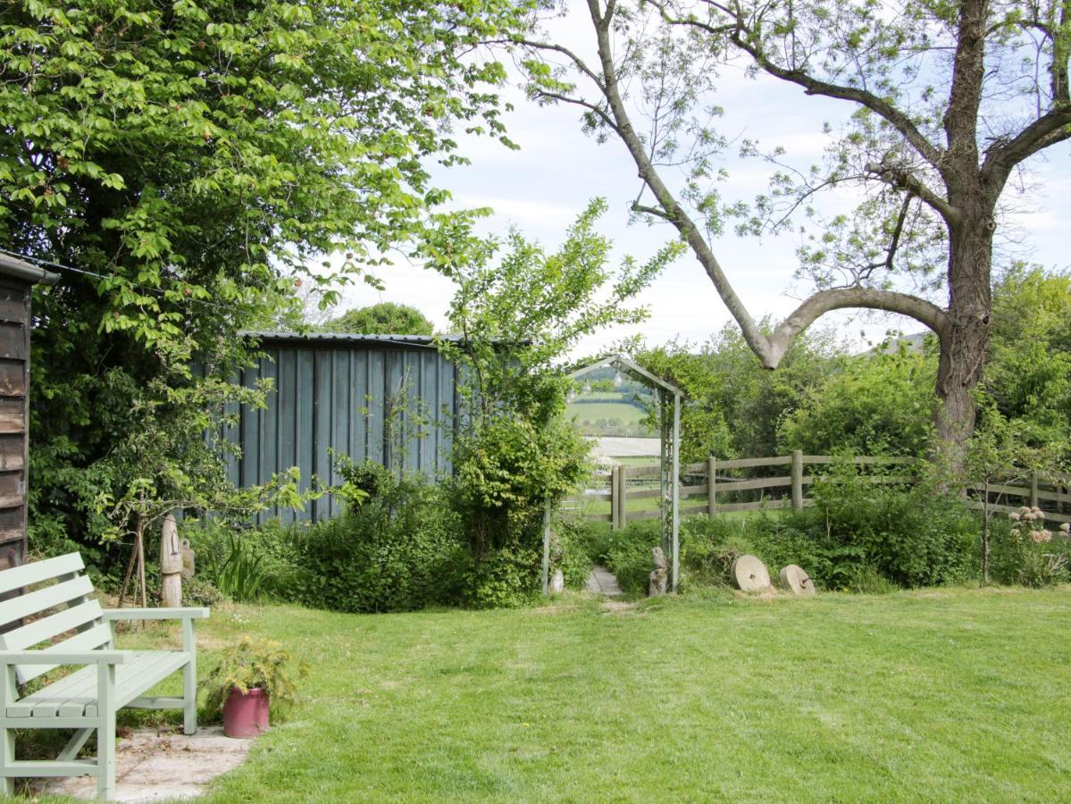 Broughton Stables Villa Montgomery Exterior photo