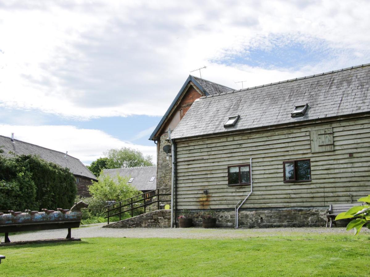 Broughton Stables Villa Montgomery Exterior photo